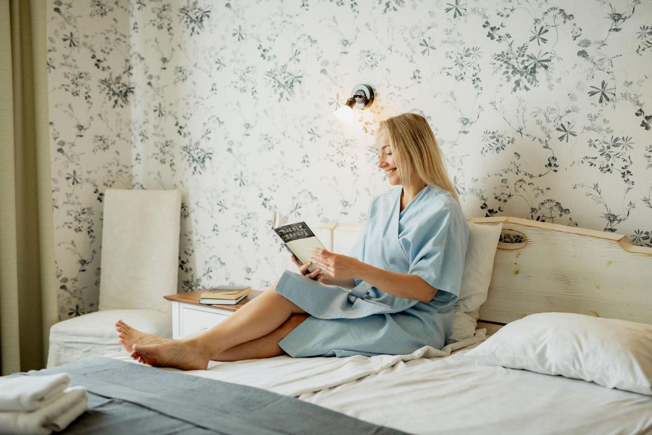 Vanalinna Boutique Hotel Курессааре Экстерьер фото