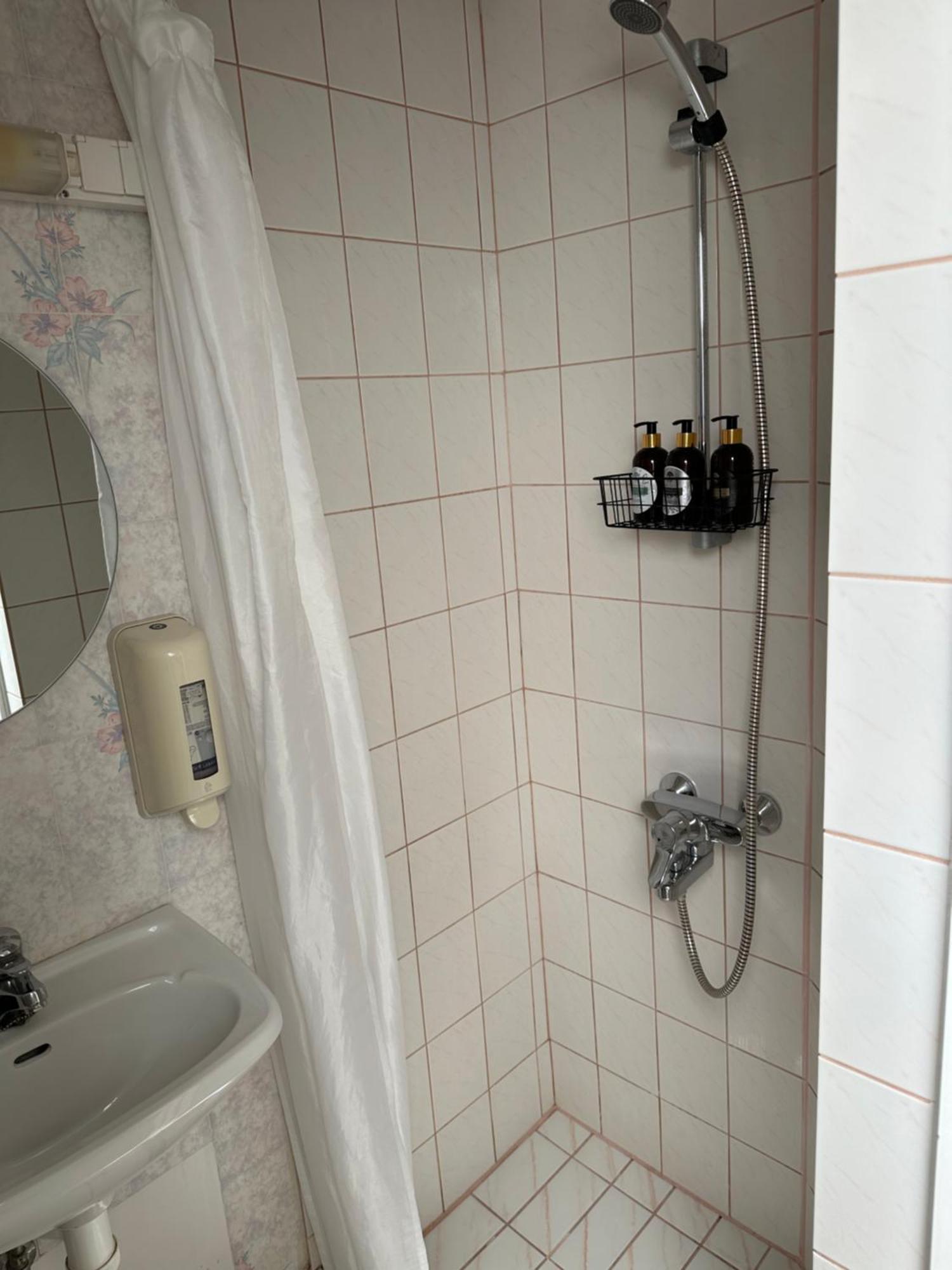 Vanalinna Boutique Hotel Курессааре Экстерьер фото