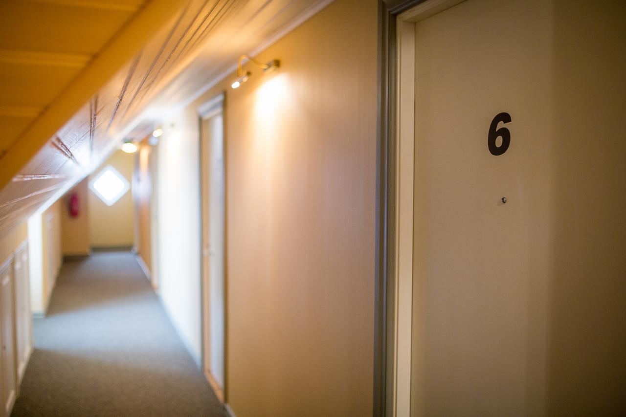 Vanalinna Boutique Hotel Курессааре Экстерьер фото